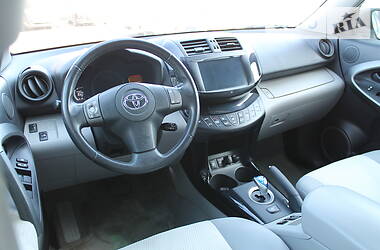Позашляховик / Кросовер Toyota RAV4 EV 2013 в 