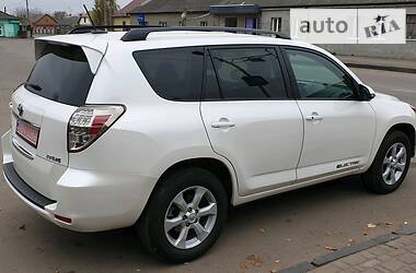 Внедорожник / Кроссовер Toyota RAV4 EV 2014 в Дубно