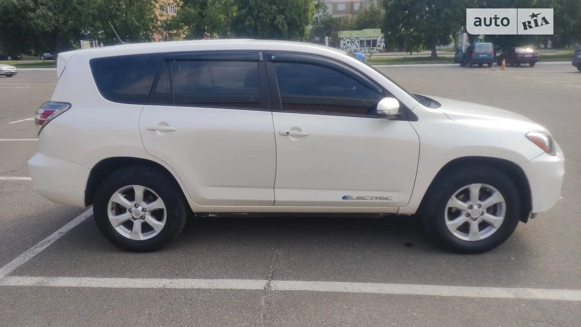 2013 Toyota RAV 4 - фото 1