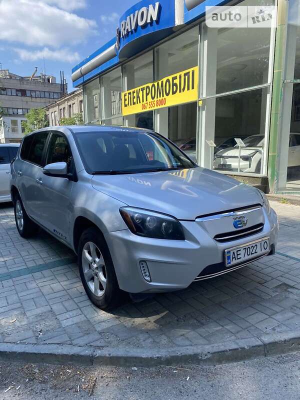 Внедорожник / Кроссовер Toyota RAV4 EV 2014 в Днепре