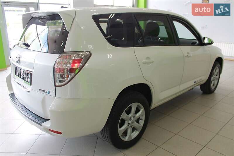 Позашляховик / Кросовер Toyota RAV4 EV 2014 в Світловодську