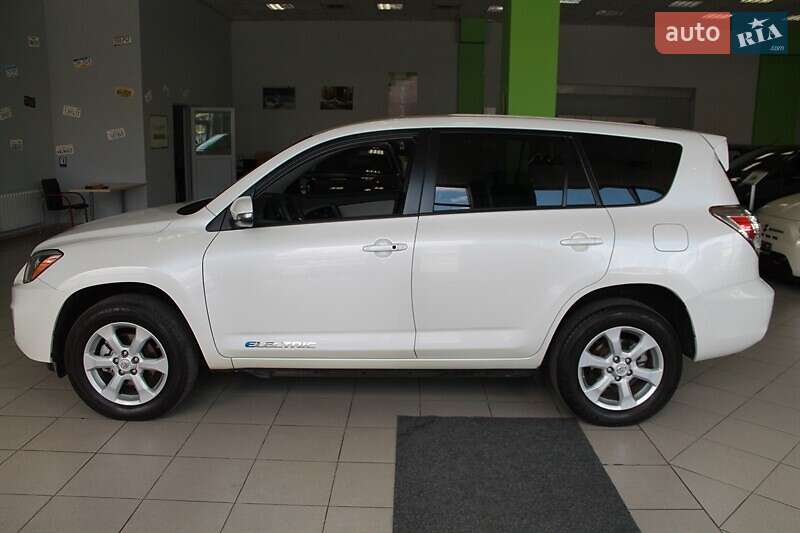 Позашляховик / Кросовер Toyota RAV4 EV 2014 в Світловодську