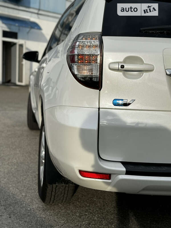 Позашляховик / Кросовер Toyota RAV4 EV 2013 в Києві