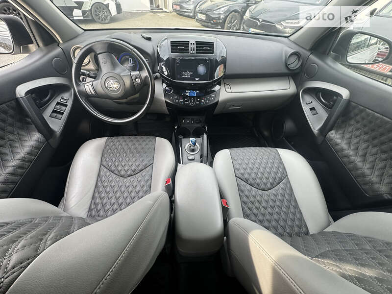 Позашляховик / Кросовер Toyota RAV4 EV 2013 в Києві