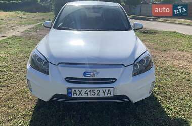 Внедорожник / Кроссовер Toyota RAV4 EV 2013 в Харькове