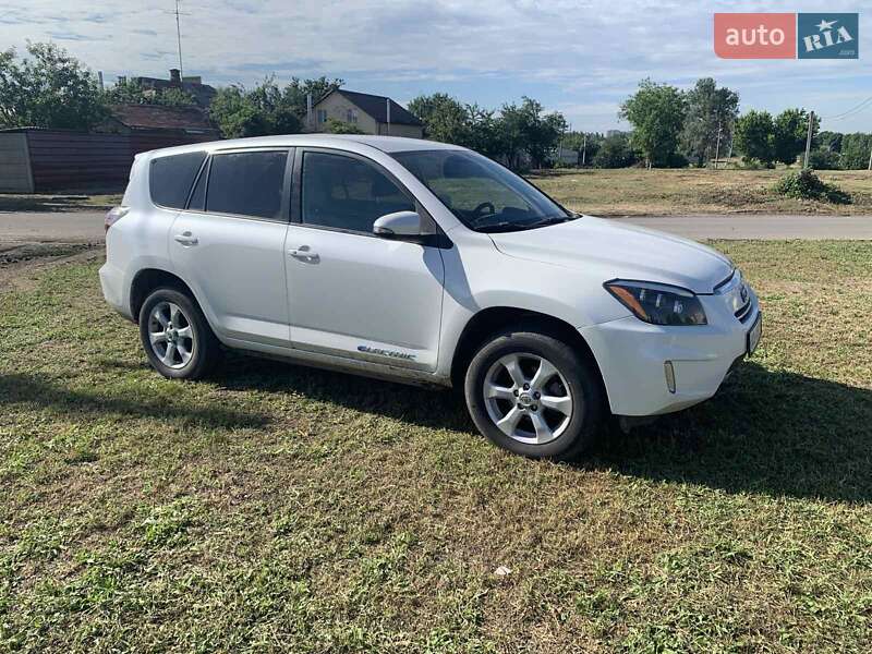 Внедорожник / Кроссовер Toyota RAV4 EV 2013 в Харькове фото 7 Внедорожник / Кроссовер Toyota RAV4 EV 2013 в Харькове