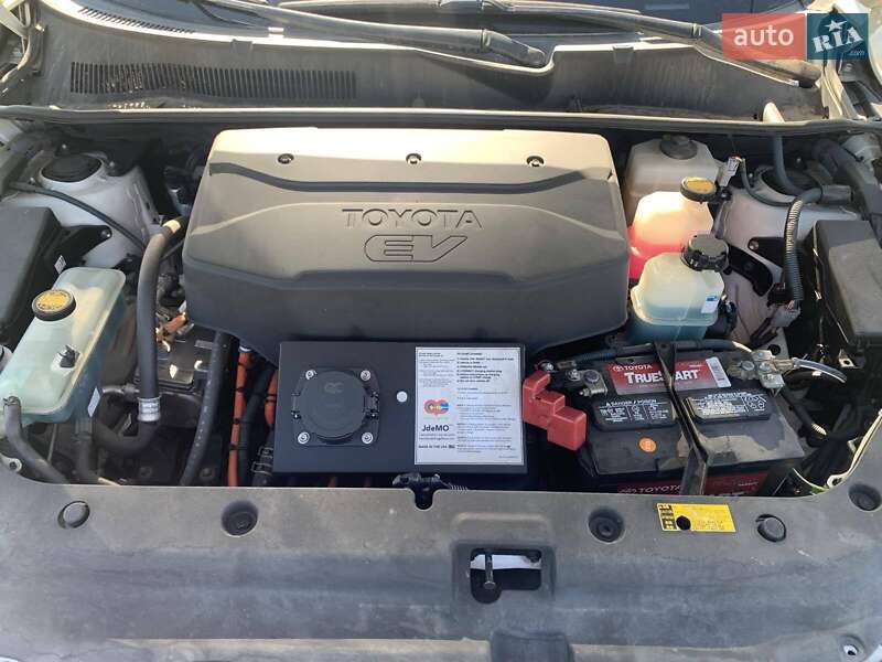 Внедорожник / Кроссовер Toyota RAV4 EV 2013 в Харькове фото 17 Внедорожник / Кроссовер Toyota RAV4 EV 2013 в Харькове