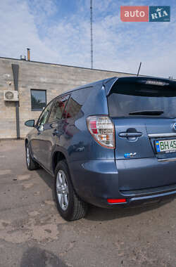 Внедорожник / Кроссовер Toyota RAV4 EV 2014 в 