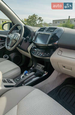 Внедорожник / Кроссовер Toyota RAV4 EV 2014 в 