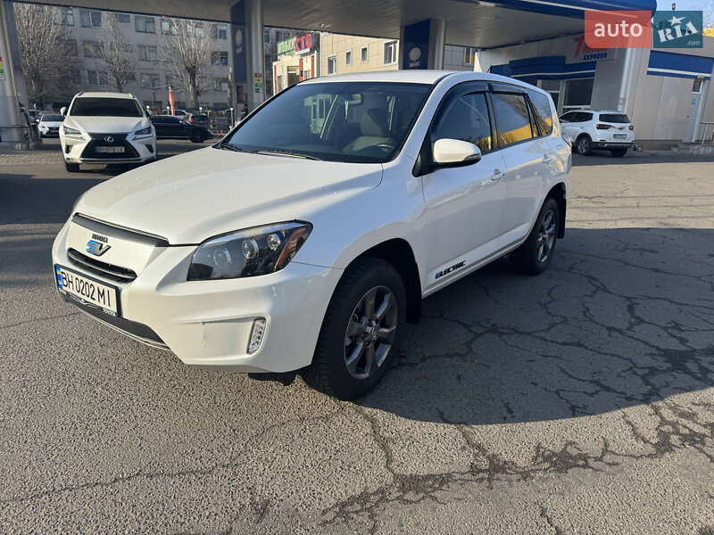 Toyota RAV4 EV 2014