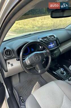 Внедорожник / Кроссовер Toyota RAV4 EV 2014 в 