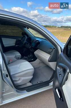 Позашляховик / Кросовер Toyota RAV4 EV 2014 в Києві