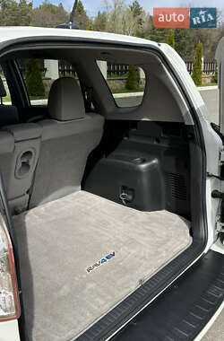 Внедорожник / Кроссовер Toyota RAV4 EV 2013 в 