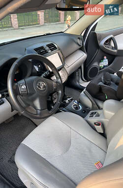 Позашляховик / Кросовер Toyota RAV4 EV 2014 в 