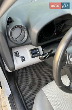 Позашляховик / Кросовер Toyota RAV4 EV 2014 в 