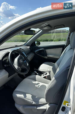 Внедорожник / Кроссовер Toyota RAV4 EV 2013 в 