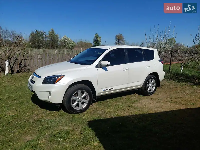 Toyota RAV4 EV 2014