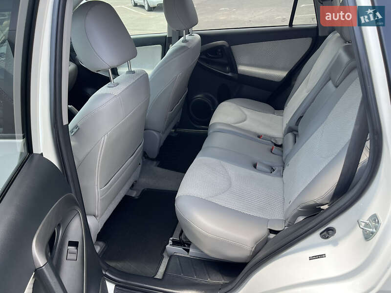 Внедорожник / Кроссовер Toyota RAV4 EV 2013 в Одессе фото 10 Внедорожник / Кроссовер Toyota RAV4 EV 2013 в Одессе
