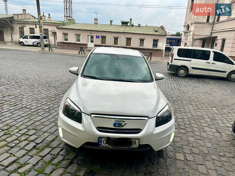 Позашляховик / Кросовер Toyota RAV4 EV 2012 в Чернівцях