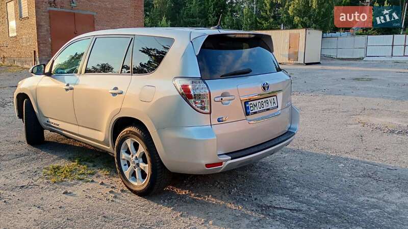 Позашляховик / Кросовер Toyota RAV4 EV 2012 в Києві