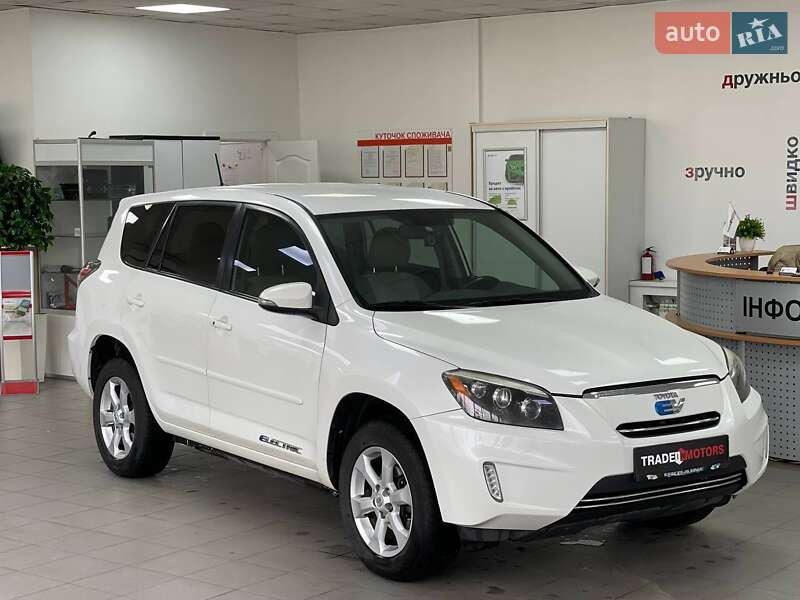 Внедорожник / Кроссовер Toyota RAV4 EV 2013 в Киеве