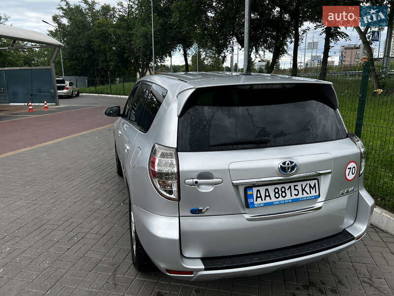 Внедорожник / Кроссовер Toyota RAV4 EV 2014 в Киеве