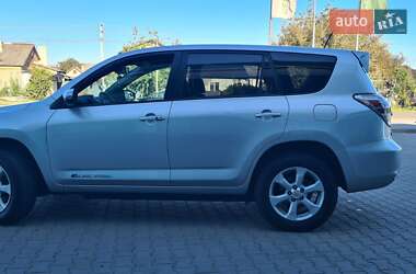 Внедорожник / Кроссовер Toyota RAV4 EV 2014 в 