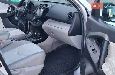 Внедорожник / Кроссовер Toyota RAV4 EV 2014 в 