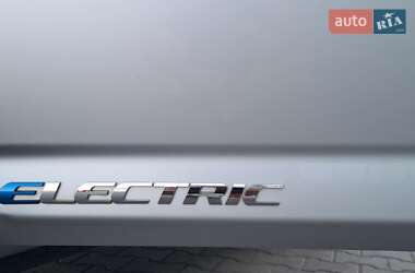 Внедорожник / Кроссовер Toyota RAV4 EV 2014 в 