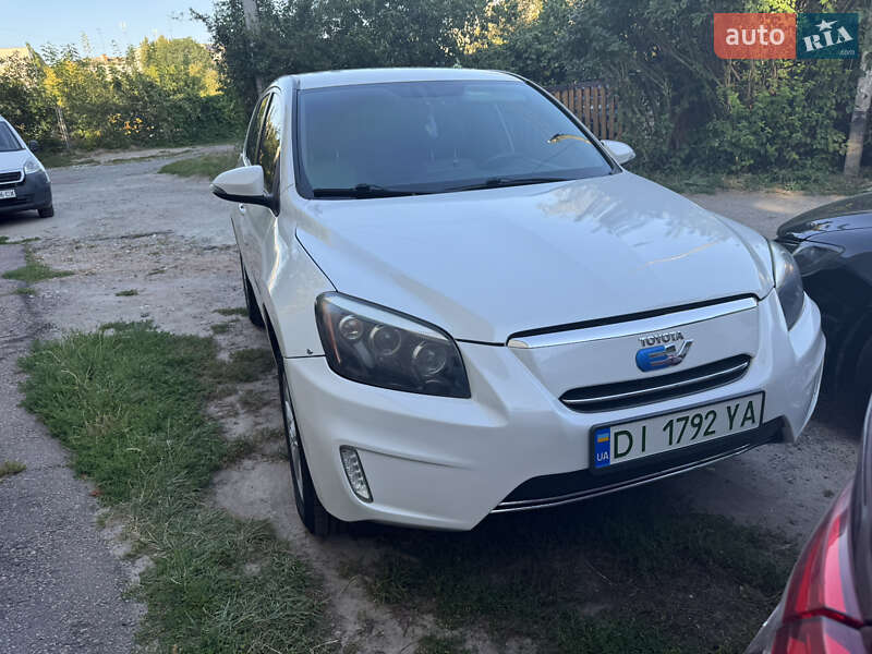 Toyota RAV4 EV 2013