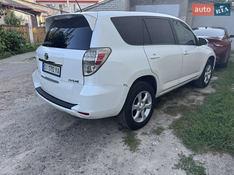 Позашляховик / Кросовер Toyota RAV4 EV 2013 в Житомирі