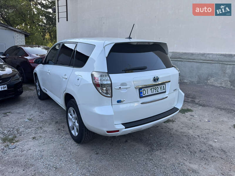 Позашляховик / Кросовер Toyota RAV4 EV 2013 в Житомирі