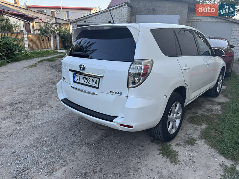 Позашляховик / Кросовер Toyota RAV4 EV 2013 в Житомирі