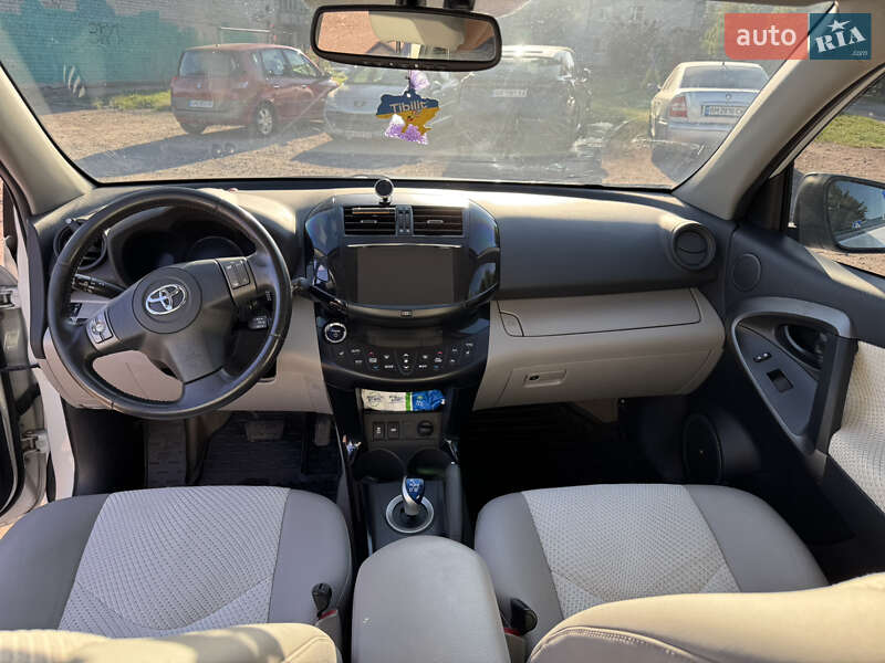 Позашляховик / Кросовер Toyota RAV4 EV 2013 в Житомирі