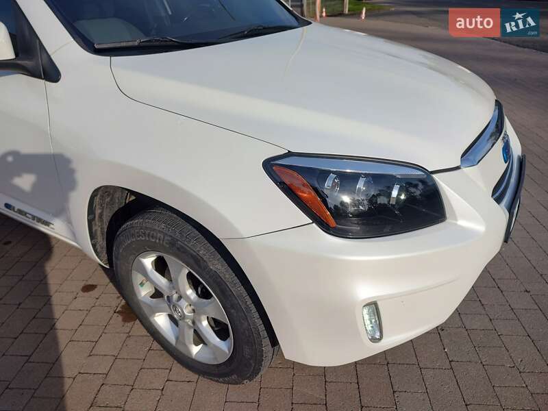 Позашляховик / Кросовер Toyota RAV4 EV 2012 в Ковелі