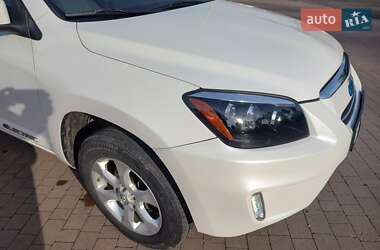Внедорожник / Кроссовер Toyota RAV4 EV 2012 в 