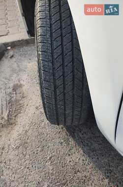 Внедорожник / Кроссовер Toyota RAV4 EV 2012 в 