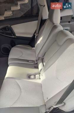 Внедорожник / Кроссовер Toyota RAV4 EV 2012 в 