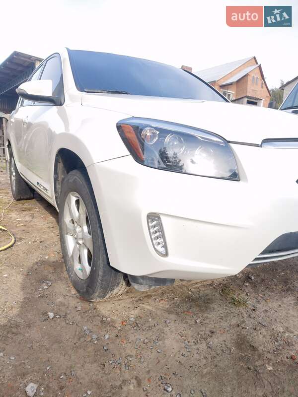 Позашляховик / Кросовер Toyota RAV4 EV 2012 в Ковелі