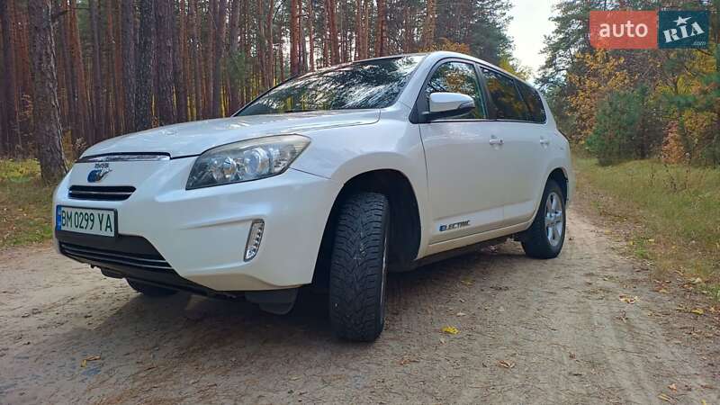 Внедорожник / Кроссовер Toyota RAV4 EV 2012 в Ахтырке
