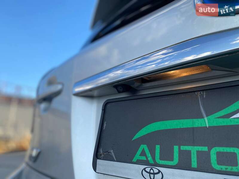 Внедорожник / Кроссовер Toyota RAV4 EV 2012 в Киеве