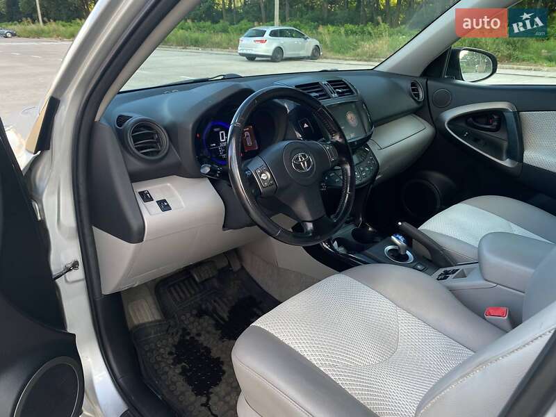 Внедорожник / Кроссовер Toyota RAV4 EV 2012 в Киеве