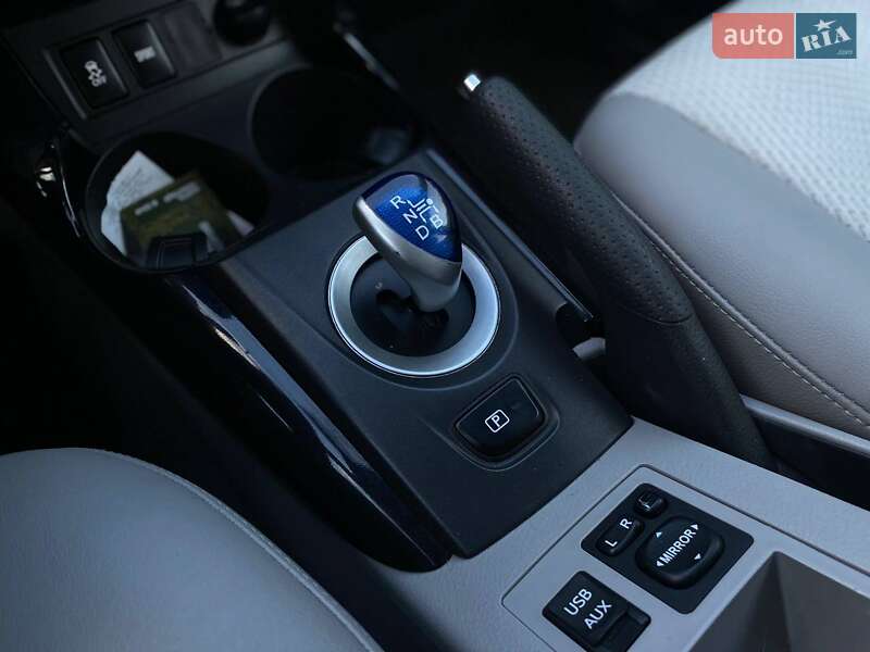 Внедорожник / Кроссовер Toyota RAV4 EV 2012 в Киеве