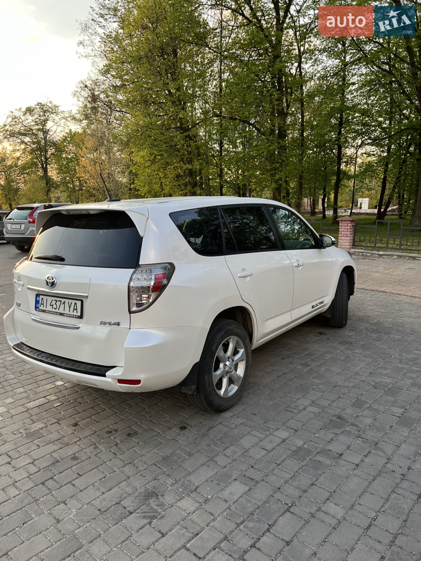 2014 Toyota RAV 4 - мініатюра 2