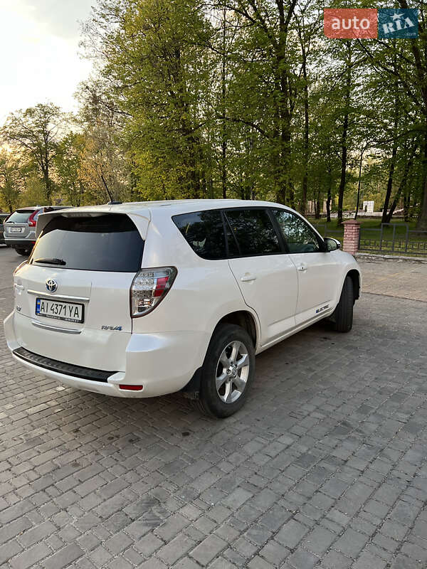 Позашляховик / Кросовер Toyota RAV4 EV 2014 в Володимирці фото 2 Позашляховик / Кросовер Toyota RAV4 EV 2014 в Володимирці
