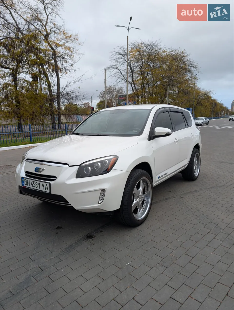 2014 Toyota RAV 4 - мініатюра 11