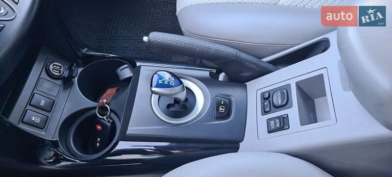 Позашляховик / Кросовер Toyota RAV4 EV 2014 в Нововолинську фото 3 Позашляховик / Кросовер Toyota RAV4 EV 2014 в Нововолинську