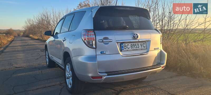 Позашляховик / Кросовер Toyota RAV4 EV 2014 в Нововолинську фото 26 Позашляховик / Кросовер Toyota RAV4 EV 2014 в Нововолинську