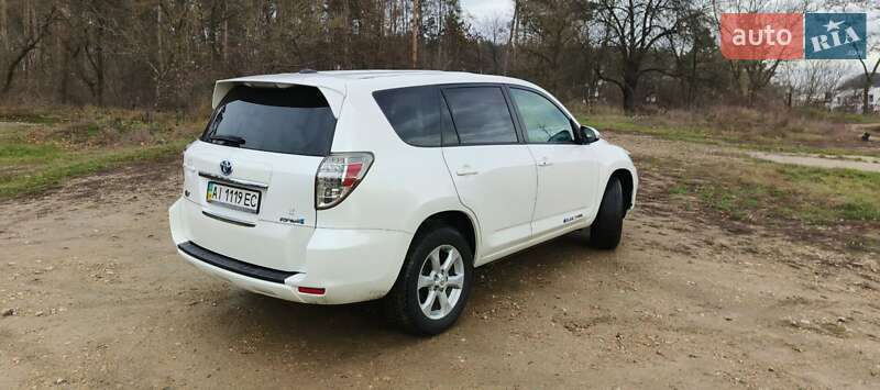Внедорожник / Кроссовер Toyota RAV4 EV 2013 в Житомире