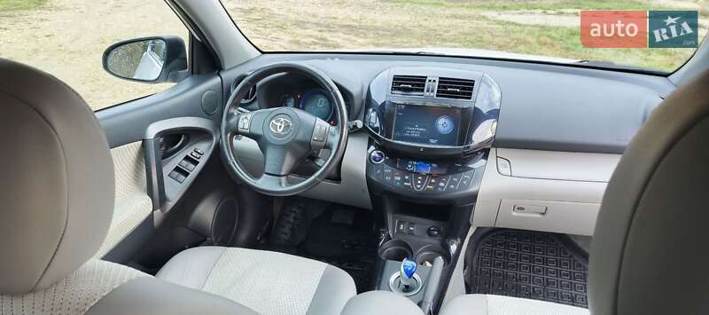 Внедорожник / Кроссовер Toyota RAV4 EV 2013 в Житомире